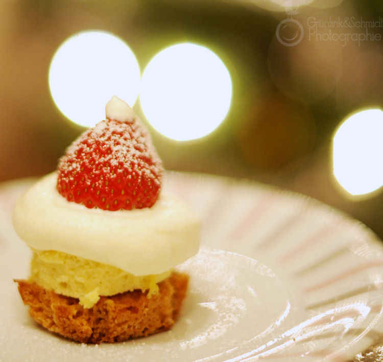 Santa Hat Mini Cheesecakes