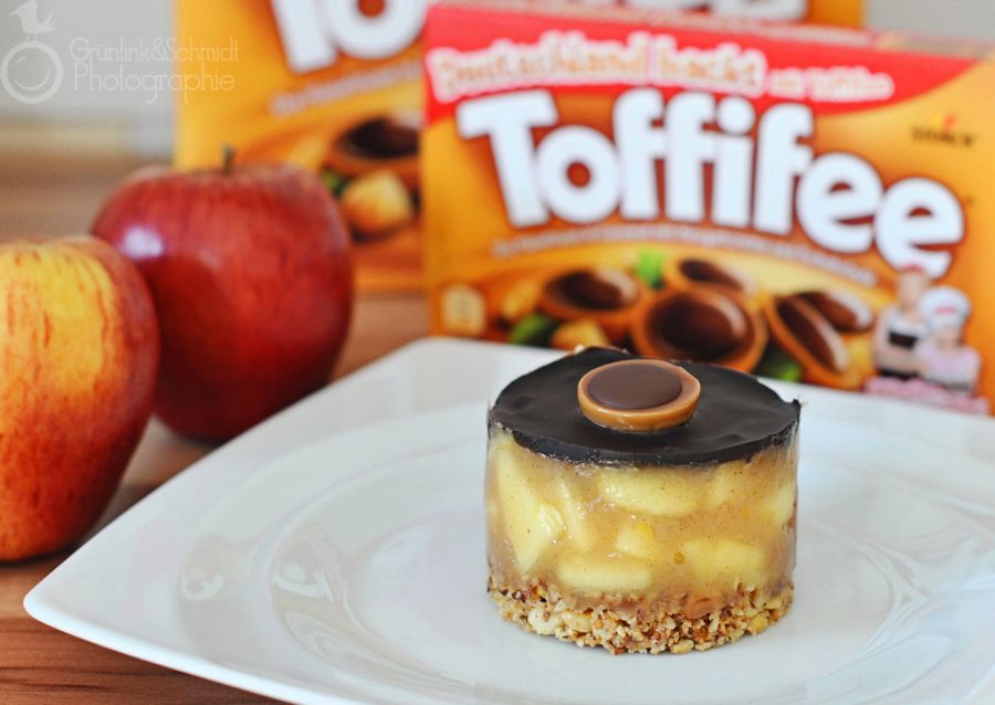 Apple-Cinnamon Tartelette with Roasted Nut Crust and Chestnut Cream